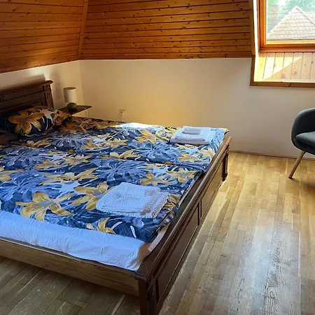Bor Es Kenyer Casa de hóspedes 3*